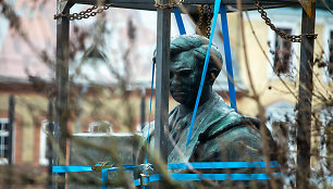 Vilniuje nukeltas Petro Cvirkos paminklas