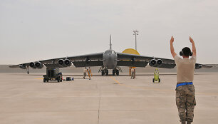 JAV bombone&scaron;is B-52 bazėje Katare