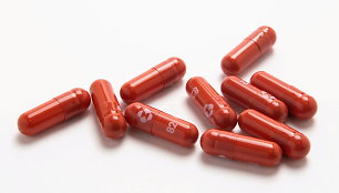 Daugiau kaip 30 kompanijų pradės gaminti „Pfizer“ sukurtus vaistus nuo COVID-19