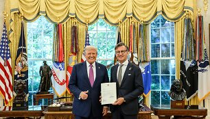 JAV Prezidentas D. Trumpas ir Lietuvos ambasadorius JAV G. Varvuolis