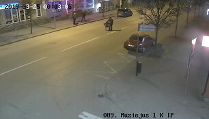 5ca355fc17440video_5ca355e3dc83f