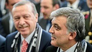 Recepas Tayyipas Erdoganas (kairėje) ir buvęs Turkijos prezidentas Abdullah Gulas