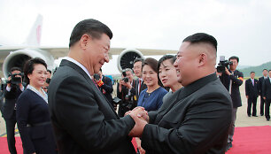 Xi Jinpingas ir Kim Jong Unas