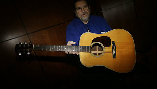 Bobo Dylano gitara „Martin D-28“