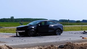 Lietuvio vairuojamos „Tesla“ avarija Lenkijoje