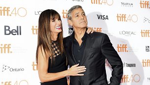 Sandra Bullock ir George'as Clooney