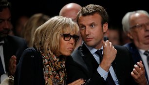 Emmanuelis Macronas su žmona Brigitte Trogneux