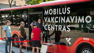 Kauno mobilus vakcinavimo centras, įkurtas autobuse