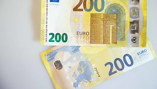 Pristatyti naujosios serijos „Europa“ 100 ir 200 eurų banknotai