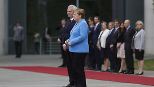 A.Merkel ėmė nevalingai drebėti&nbsp;skambant nacionaliniams himnams per Suomijos premjero&nbsp;Antti Rinne&nbsp;priėmimą