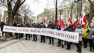 Lenkų protestas dėl mokyklų jungimo