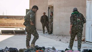 Kurdų apsaugos būriai atkovotoje teritorijoje Sirijos pietuose