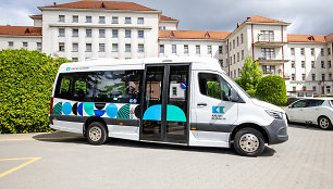 Kauno klinikose – nemokamas elektrinis autobusiukas