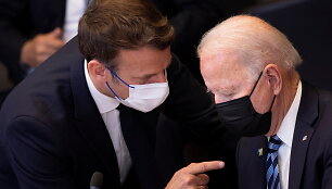 E.Macronas ir J.Bidenas