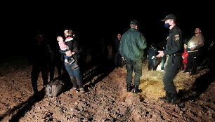 Latvijos pareigūnų sulaikyti migrantai