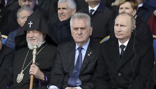 Serbijos prezidentas Tomislavas Nikoličius ir Rusijos prezidentas Vladimiras Putinas