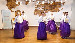 Vilniaus Karaliaus Sedžiongo instituto studentai