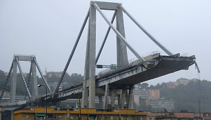 Vienas Ponte Morandi tilto sektorius ties Genuja subyrėjo 2018 m. rugpjūtį