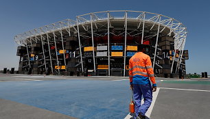 Pasaulio čempionato stadionų statybas Katare lydi darbuotojų išnaudojimo skandali.