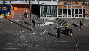 Rusijos dronas pataikė į daugiabutį Rumunijoje / INQUAM PHOTOS / via REUTERS