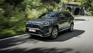 Miesto visureigis &bdquo;Toyota RAV4 Plug-in Hybrid&ldquo;