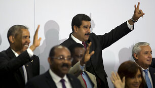 Barackas Obama pirmą kartą susitiko su Venesuelos prezidentu Nicolasu Maduro.