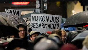 Protestas prie Seimo: &bdquo;De&scaron;imt tylos minučių" 