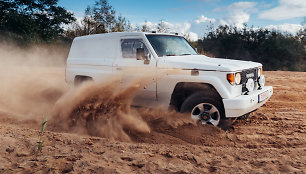 Į Dakaro maratoną lietuviai susiruošė prieš 34 metus pagaminta „Toyota“