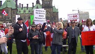 Otavoje į JAV ultrade&scaron;iniųjų žiniasklaidos reklamuotą demonstraciją prie&scaron; J.Trudeau susirinko nedaug žmonių