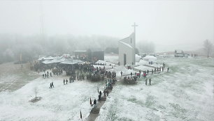 kryzkalnyje-atidengtas-ir-pasventintas-kestucio-apygardos-partizanu-memorialas