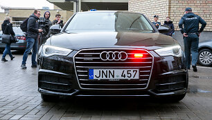 Nežymėtas &bdquo;Audi A6 quattro&rdquo;  policijos automobilis