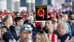 „QAnon“ – sąmokslo teoretikų grupė, įsitikinusi, kad Donaldas Trumpas yra pasaulio gelbėtojas