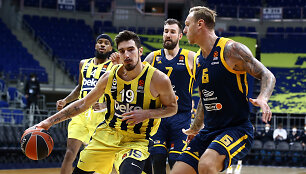 Nando De Colo