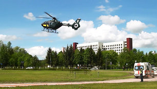 VSAT sraigtasparnis „Eurocopter“ prie VU ligoninės Santariškių klinikų