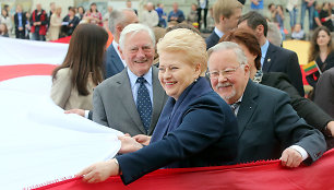 V.Adamkus, D.Grybauskaitė ir V.Landsbergis. Katedros aikštė, Vilnius. 2015 m.