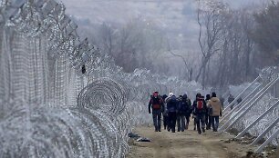 Migrantai prie tvoros Makedonijoje