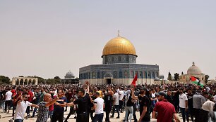 Tarp Izraelio policijos ir palestiniečių kilo naujų susirėmimų Al Aksos komplekse
