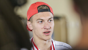 Į Vilnių grįžo pasaulio jaunimo plaukimo čempionas Andrius &Scaron;idlauskas