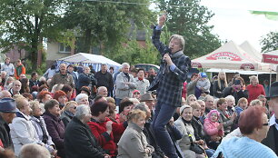 Jubiliejinį Kirnaičių festivalį i&scaron;maudė lietus, tačiau dalyvių nei&scaron;vaikė