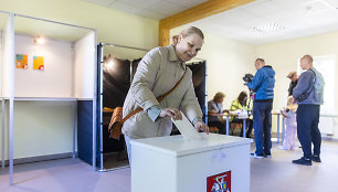 Sekmadienis – Lietuvos prezidento rinkimų ir referendumo dėl pilietybės diena