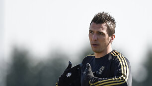 Mario Mandžukičius antradienį treniravosi su komanda