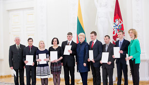 Prezidentūroje apdovanojami Specialiųjų žaidynių medalininkai. 