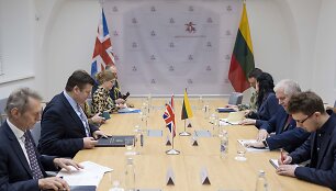 Susitikimas su JK Ginkluotojų pajėgų ministru J.Heappey