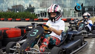 Artėjant mokslo metų pradžiai &bdquo;Racing Ladies&ldquo; pildė vaikų svajones