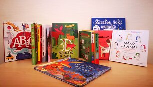 Gidas po vaikų literatūros naujienas: kokių knygų vaikams dairytis prie&scaron; Kalėdas?