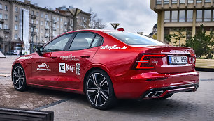 Volvo  S60 – konkurso „Metų automobilis“ dalyvis