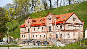 Veliuonos archeologinių piliakalnių kompleksas