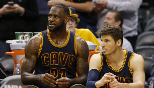 LeBronas Jamesas ir Kyle'as Korveris