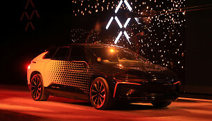 &bdquo;Faraday Future&ldquo; pristatė elektromobilį FF91