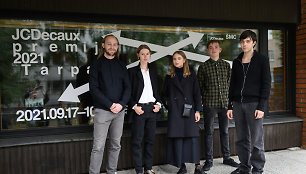 Parodos „JCDecaux premija. Tarpai“ dalyviai Maarten Brijker, Ieva Kotryna Ski, Eglė Razumaitė, Naglis Kristijonas Zakaras ir Deividas Vytautas Aukščiūnas